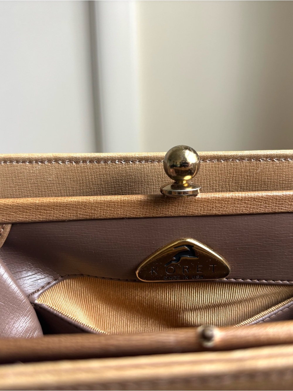 Vintage Koret Tan Leather Structured Shoulder Handbag Purse with Gold Hardware - Picture 7 of 13